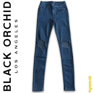 Black Orchid Distressed Jeans Mid Rise Super Skinny Knee Hole 26 NWT